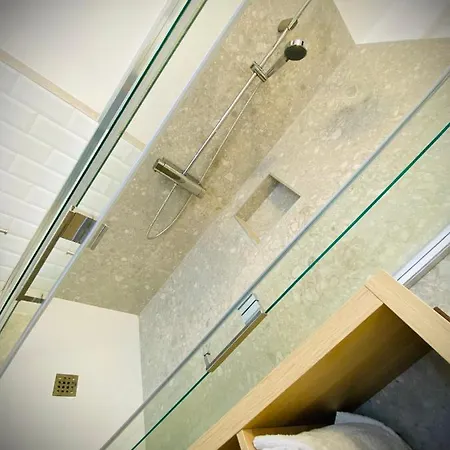 Crops Konukevi Trieste